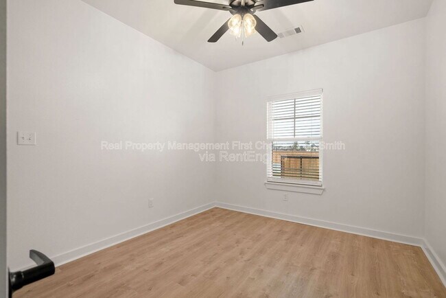 Building Photo - 8826 Cantera Dr
