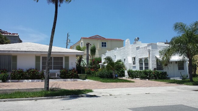 Building Photo - 321 Kenilworth Blvd