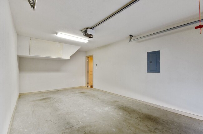 Spacious garage and switch box - Tinsley Place