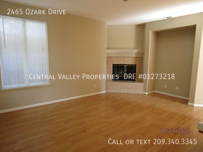 Building Photo - 2465 Ozark Dr