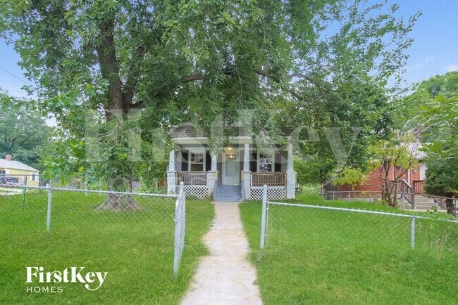 Primary Photo - 4459 N Chestnut Ave