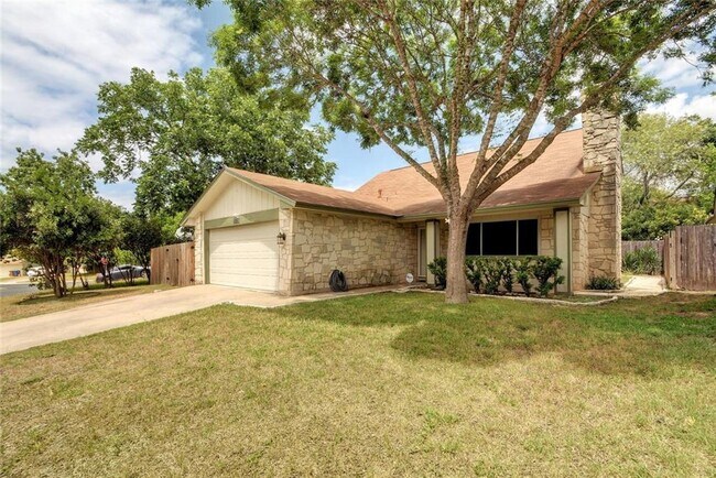 Building Photo - 8203 Beaver Brook Ln