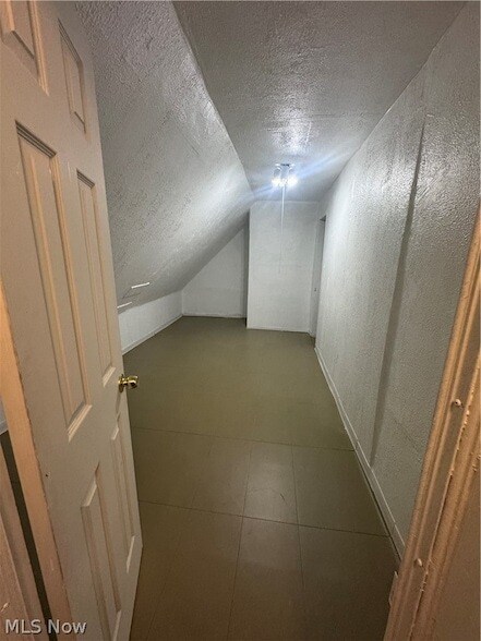 Building Photo - 12337 Chesterfield Ave