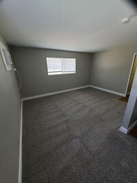 Building Photo - Super cute 1 bd/1bath - $550 5min from 150...