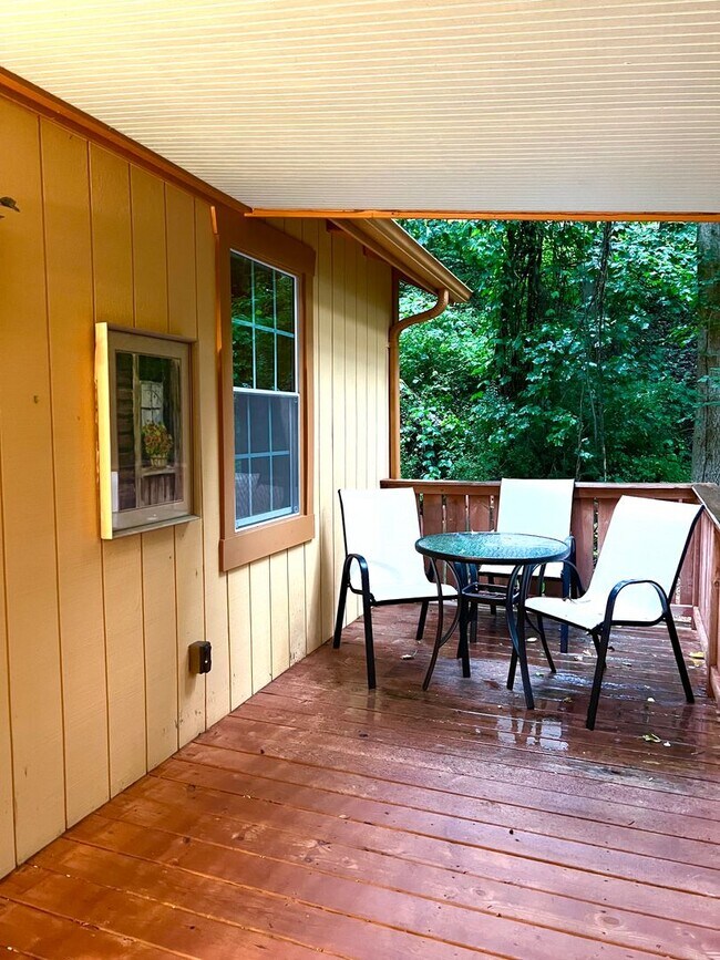 Building Photo - Completely Furnished Rental, 2 Bedrooms in...