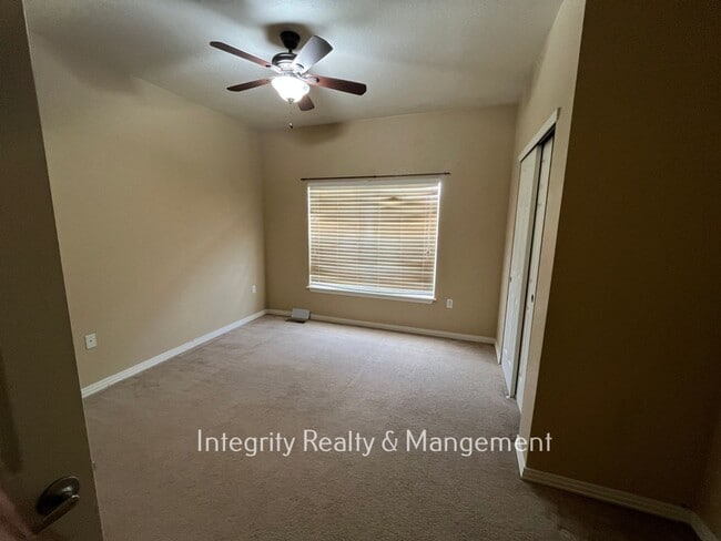 Building Photo - 9419 Ashbury Cir
