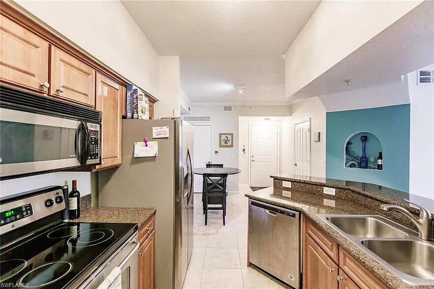 Building Photo - 13010 Positano Cir