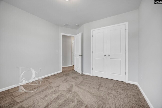 Building Photo - 2058 Mapleton Dr