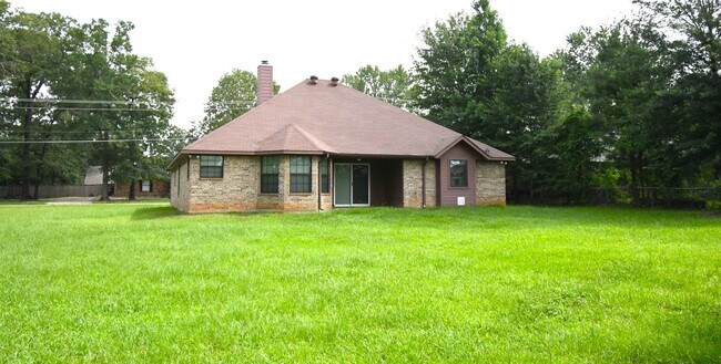 Building Photo - Lovely 4 Bedroom 2 Bath in Flint!