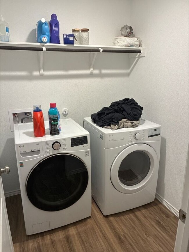 Building Photo - COMING SOON! Beautiful 4BR 3BA w/ Fenced Backyard • Private Yard• Attached Garage in Siena