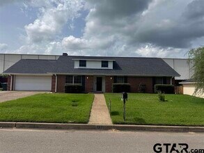 Building Photo - 1311 Larkspur Ln