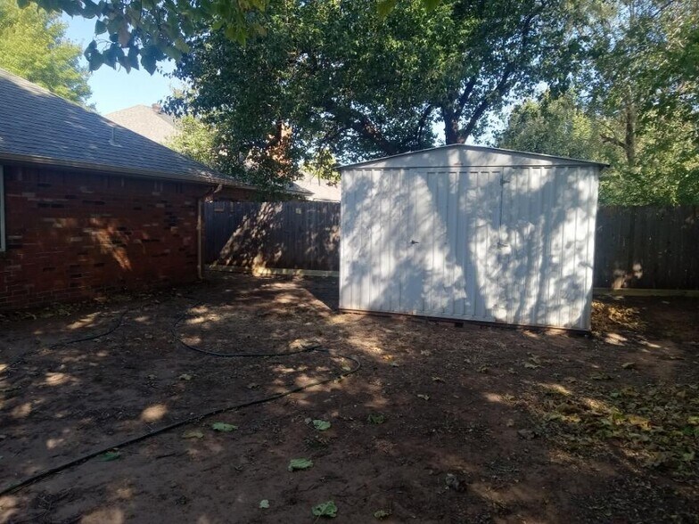 Building Photo - 312 Christopher Todd Dr