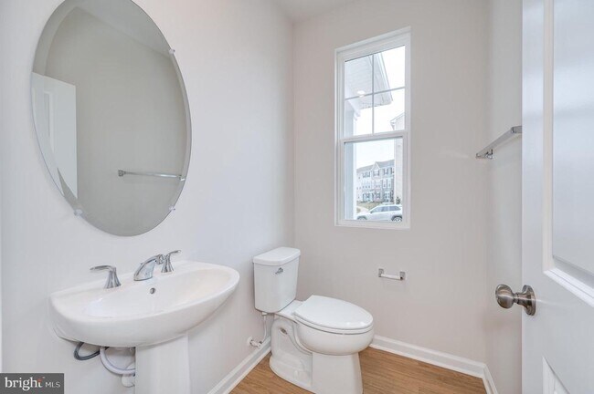 Building Photo - 125 National St