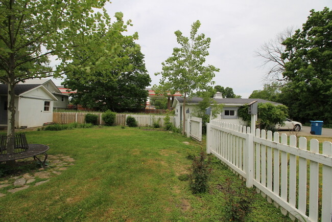 Building Photo - Cozy Three Bedroom House in Simpsonville