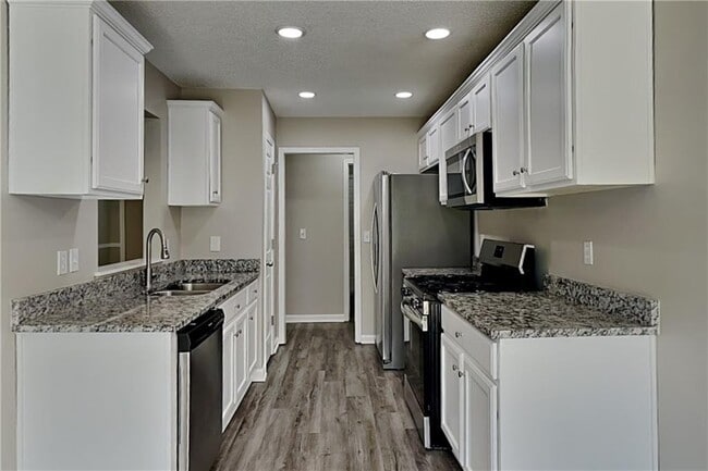 Building Photo - 705 Beranda Cir