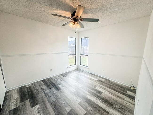 Building Photo - 109 Waterford Dr