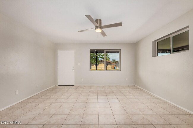 Building Photo - 3419 W Glenn Dr