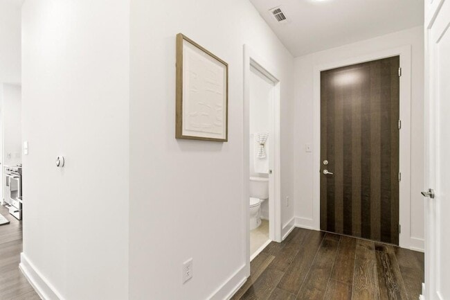 Building Photo - 775 Juniper St NE