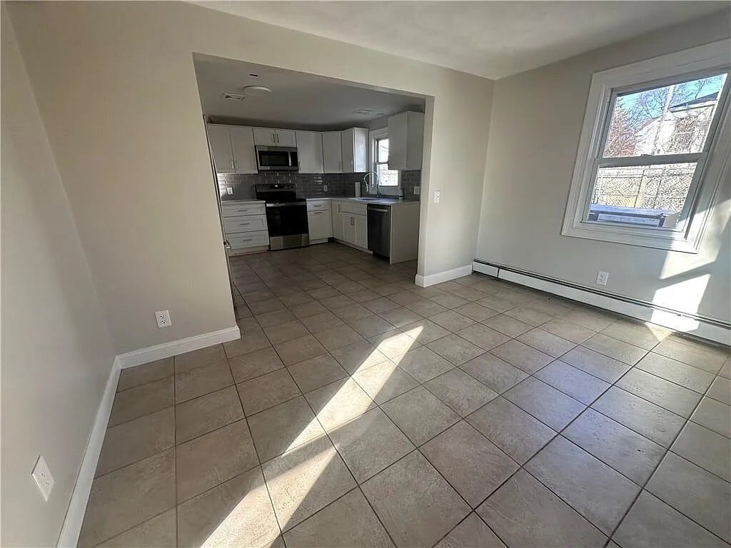 Building Photo - 74 Lake St