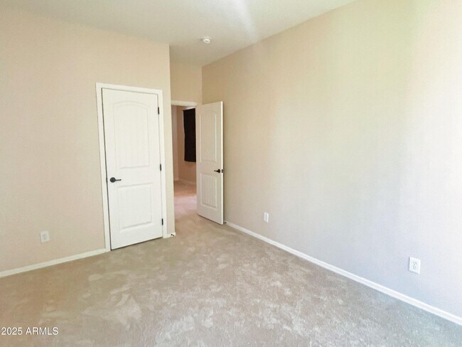 Building Photo - 3507 S Falcon Dr