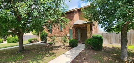 Building Photo - Townhome with attached double car garage