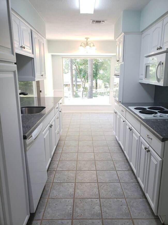 Building Photo - 3 Bedroom Steps from Rudman Trail & Souths...