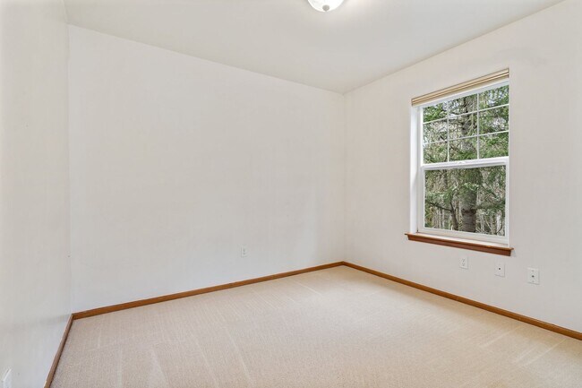 Building Photo - Detached Townhome in Kingston Meadows Community