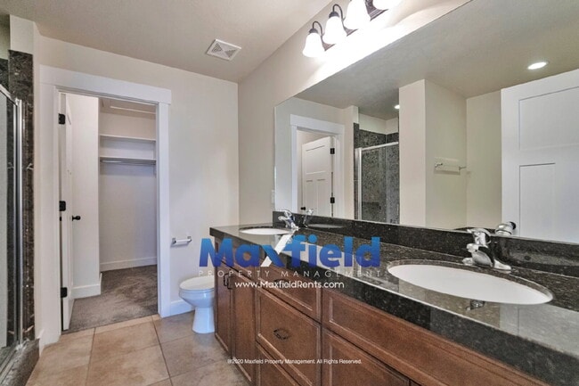 Building Photo - Heart of Riverton Pet Friendly Townhouse 3 BD 2.5 BA 2 GAR