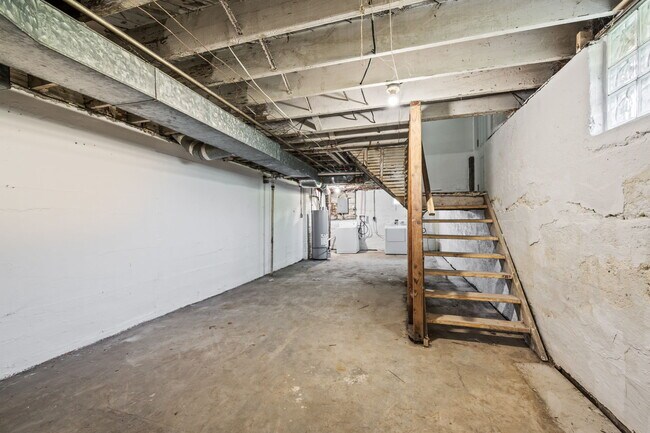 Building Photo - 1117 Superior Ave