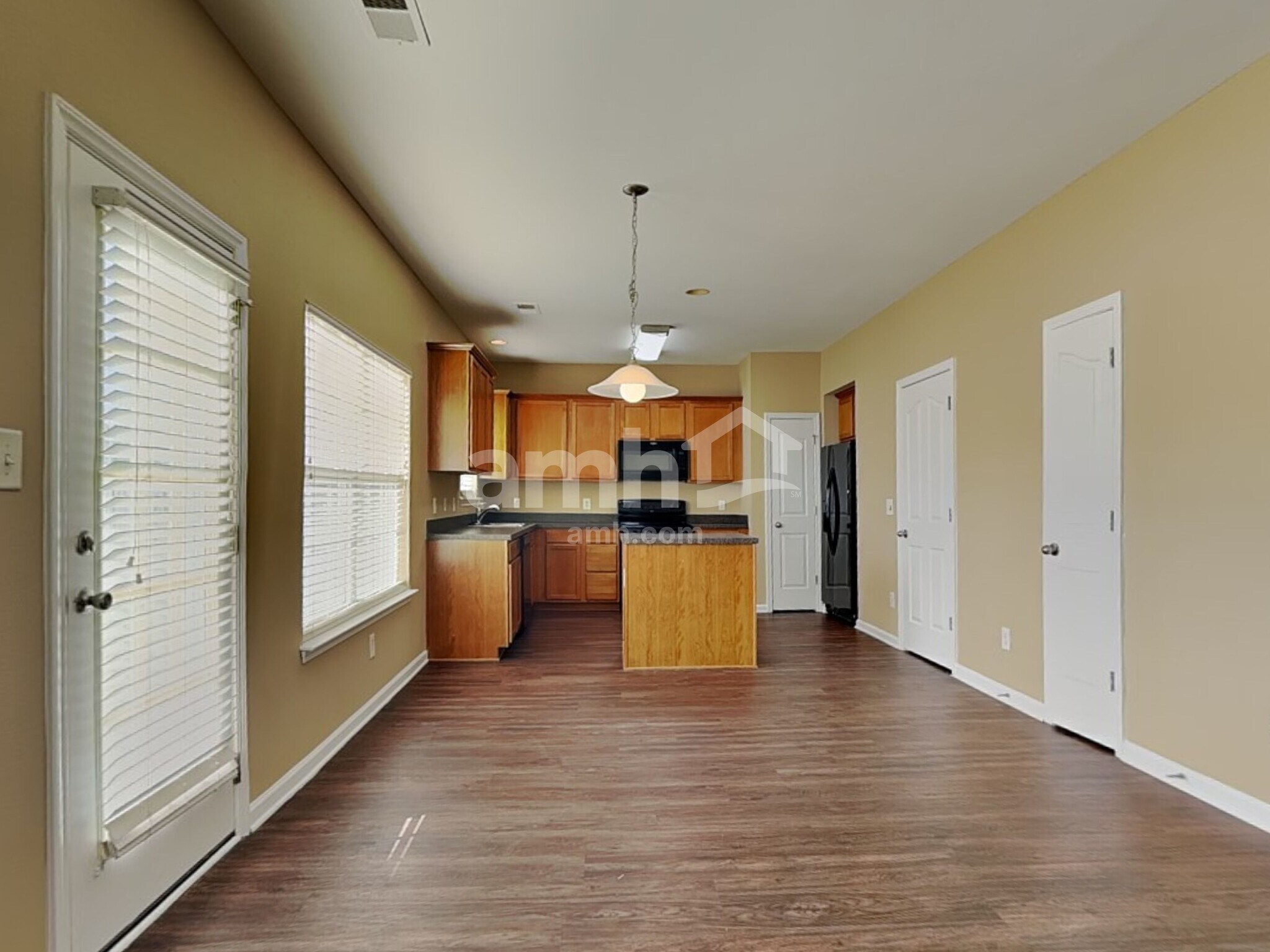 Building Photo - 2524 Ingleside Dr