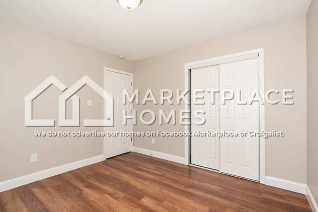 Building Photo - 404 N 13th St