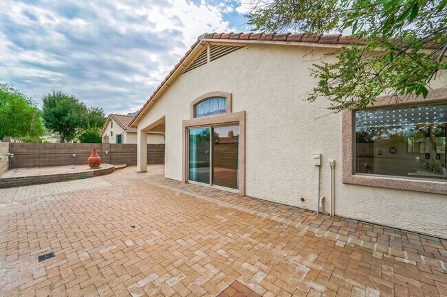 Building Photo - Spacious 4BR House in Tucson