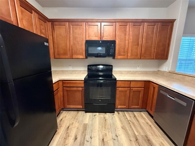 Building Photo - 334 TX-332 Loop