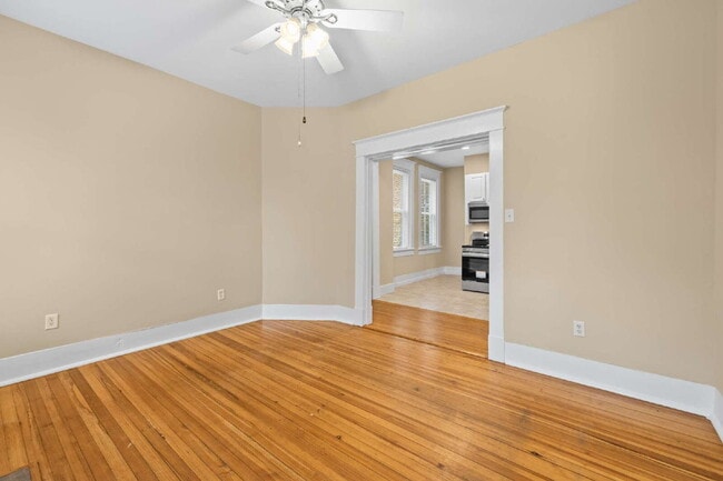 Building Photo - Upscale Historic 3BR/2BA Condo with Rare G...