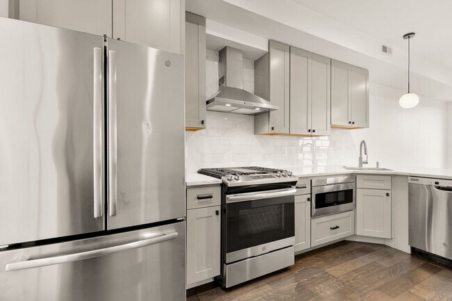 Building Photo - Beautiful 2 Bed/2 Bath in Petworth