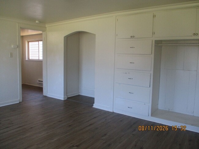 Building Photo - 212 N C St