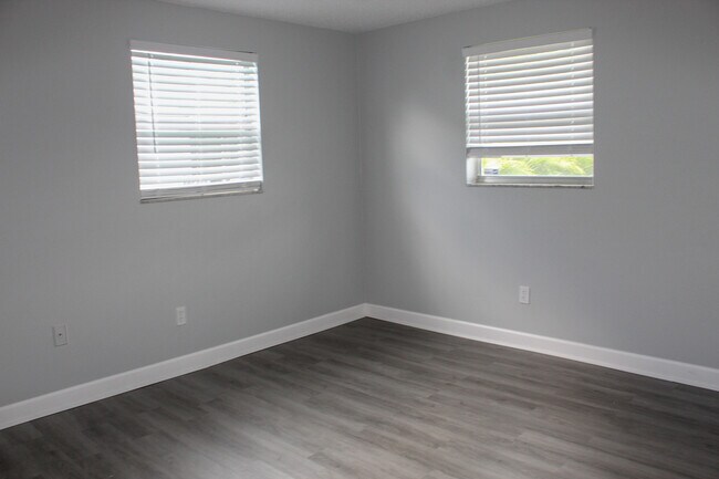 Building Photo - 178 175th Ave E