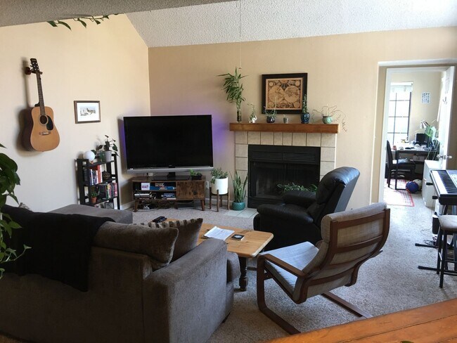 Building Photo - 3 Bed/2 Bath Powderhorn Condo - Available ...