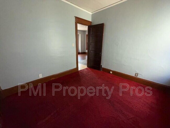 Building Photo - 2222 W Finn Pl