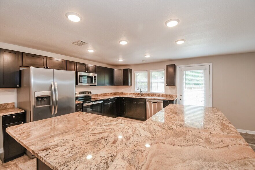 Building Photo - 8109 Grampell Dr