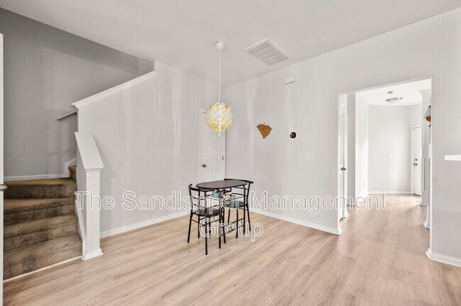 Building Photo - 7430 Northgate Dr