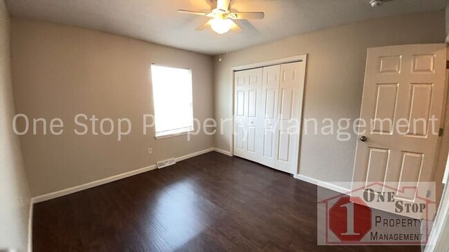 Building Photo - New Price for this newly updated 3 Bedroom...