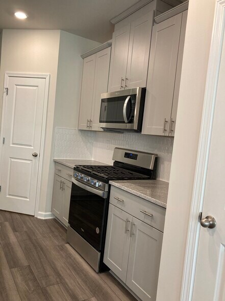 Building Photo - 354 Timberland Ave