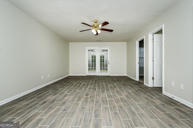 Building Photo - 1038 Hampton Rd