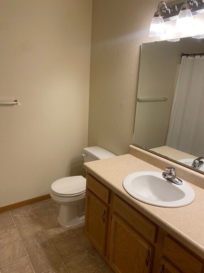 Building Photo - 22540 Hollow Oak Ln