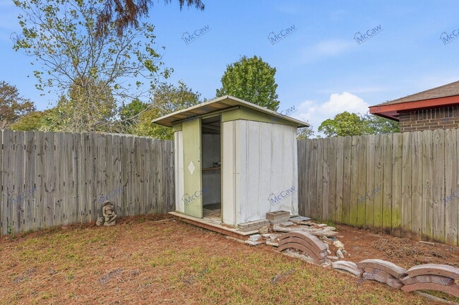 Building Photo - 709 Villa Ridge Dr