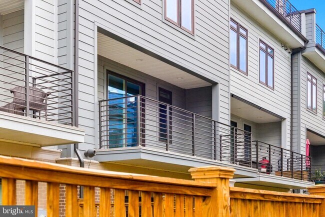 Building Photo - 1803 Blue Marble Terrace SE