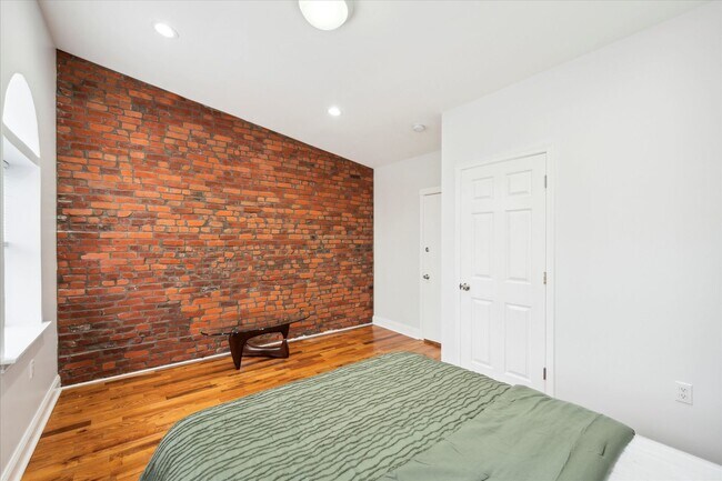 Building Photo - 3209 W Montgomery Ave