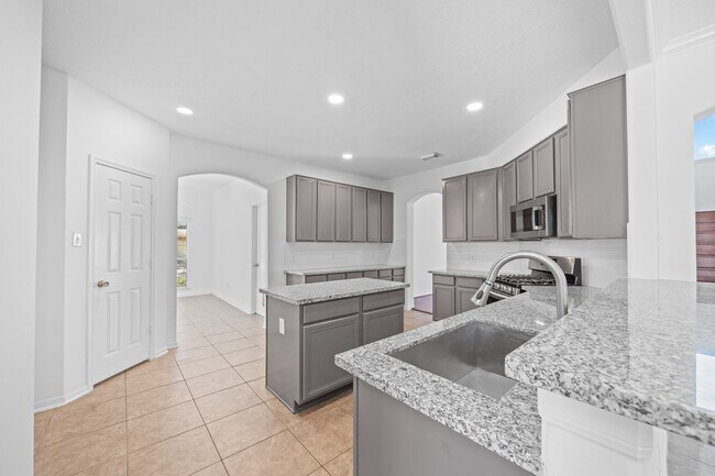 Building Photo - 15026 Magnoliabough Pl