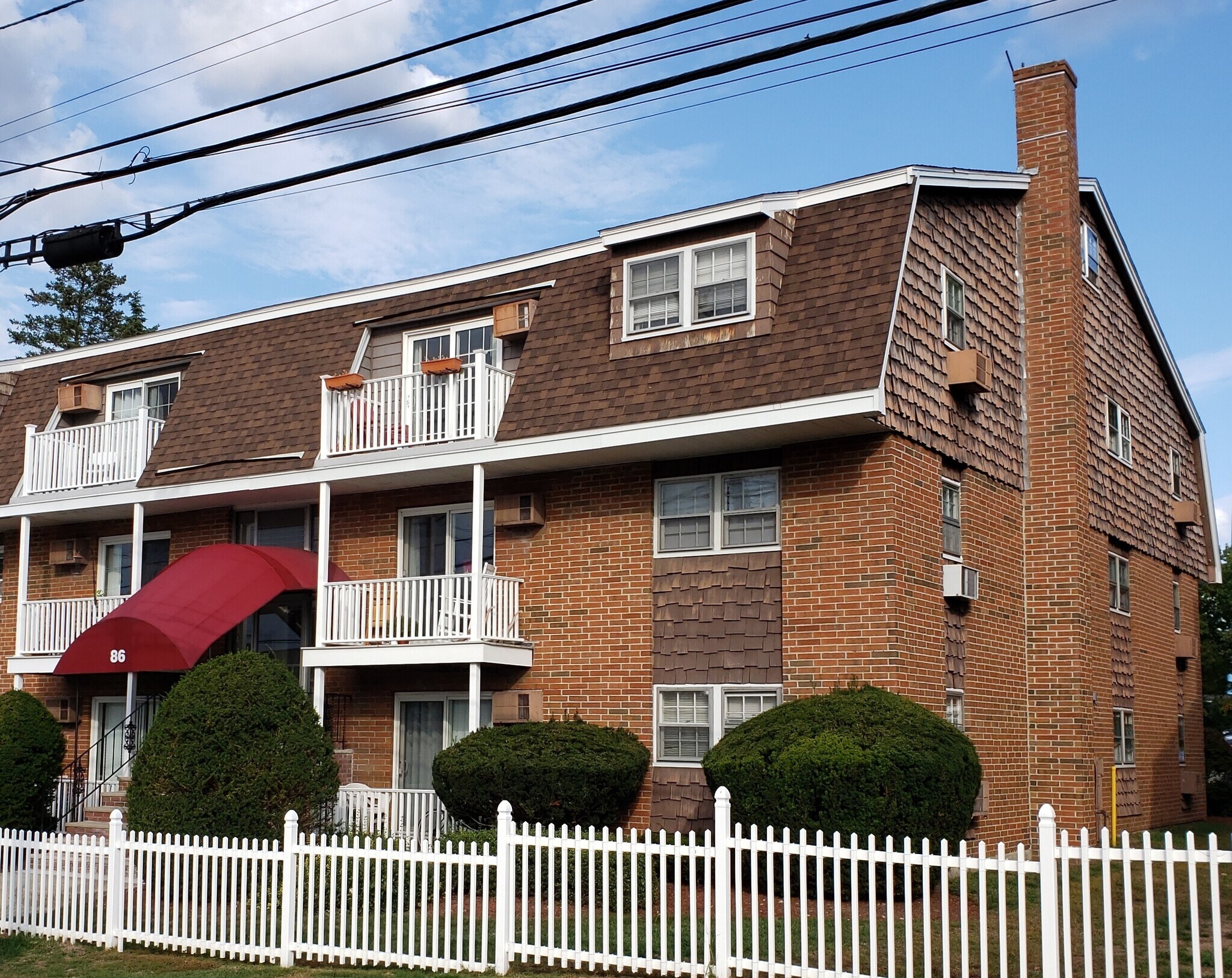 Front Entrance - 86 Beacon St